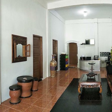 Kana Hasya Homestay "Rumoh Jamee" Meulaboh Buitenkant foto