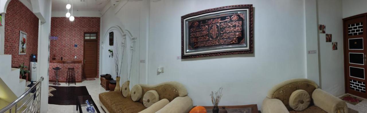Kana Hasya Homestay "Rumoh Jamee" Meulaboh Buitenkant foto