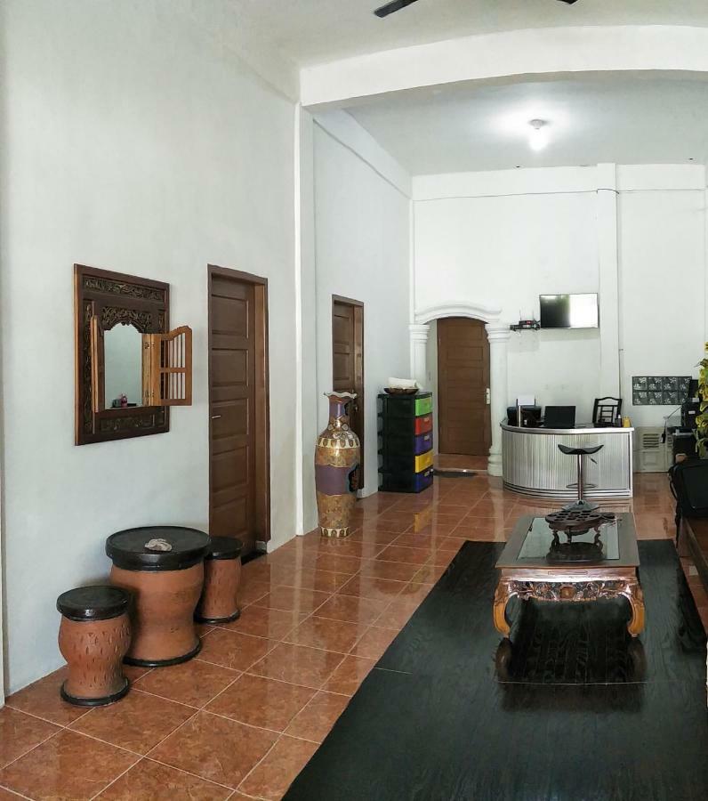Kana Hasya Homestay "Rumoh Jamee" Meulaboh Buitenkant foto